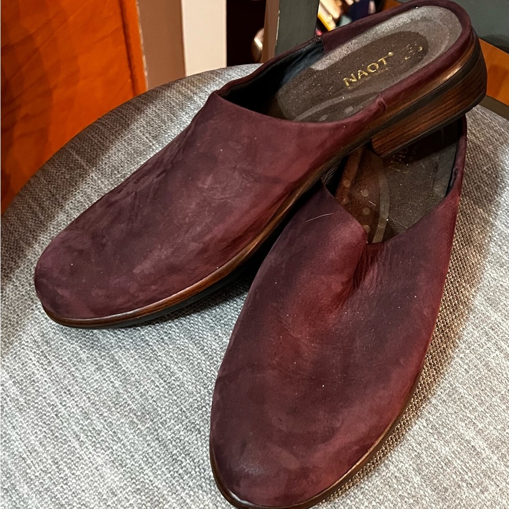 Naot Deep Burgundy Loafers / mule